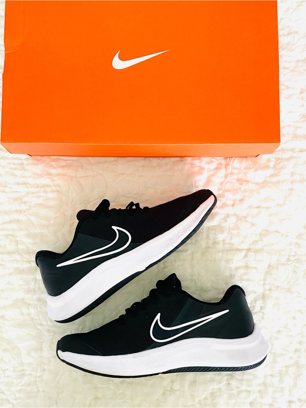 👍🏾BOYS Nike Black “STARRUNNERS” Sneakers SZ 5Y - Picture 10 of 12